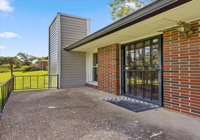 Photo 4 of Single family home for sale at 409 Lowell St, Chattanooga, TN 37415 | MLS# 1539881 | Listing updated on 2026-09-29