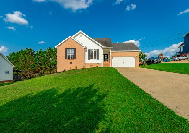 Single family home for sale at 700 Debbie Ln, Ringgold, GA 30736 | MLS# 1539723