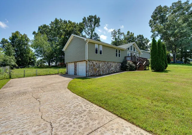 Photo 3 of Single family home for sale at 7128 Condra Dr, Harrison, TN 37341 | MLS# 1539872 | Listing updated on 2026-08-09