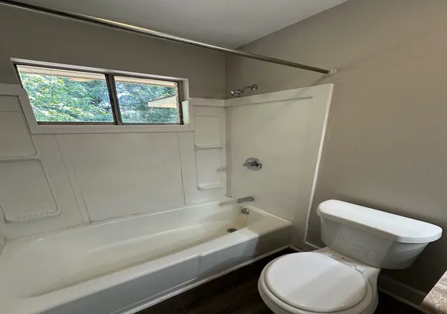 Listing Photo 2 - Condo for sale in building located at 4517 Rogers Rd, Chattanooga, TN 37411 - Unit #