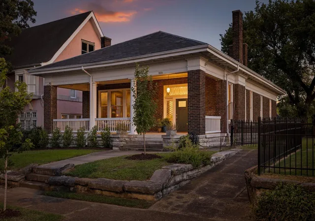 Photo 3 of Single family home for sale at 1406 Chamberlain Ave, Chattanooga, TN 37404 | MLS# 1539848 | Listing updated on 2026-10-08