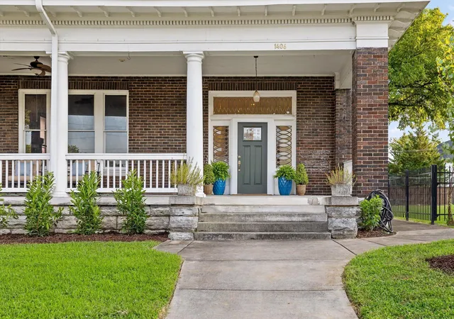 Photo 4 of Single family home for sale at 1406 Chamberlain Ave, Chattanooga, TN 37404 | MLS# 1539848 | Listing updated on 2026-10-08