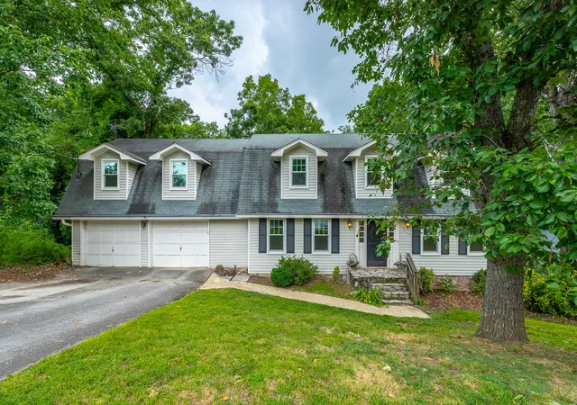 Photo 2 of Single family home for sale at 915 Sherry Cir, Hixson, TN 37343 | MLS# 1539911 | Listing updated on 2026-09-10