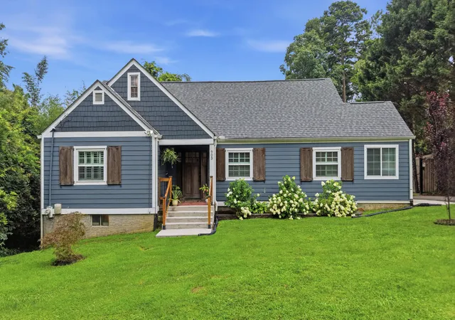 1st image of 903 S Crest Rd, Chattanooga, TN 37404 | MLS# 1539814
