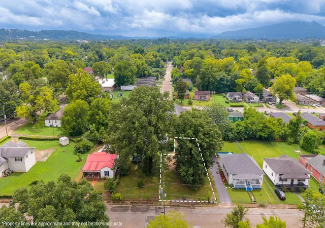Photo 1 of Sale Pending at 1812 Rubio St, Chattanooga, TN 37406 | MLS# 1539696 | Listing updated on 2026-08-17