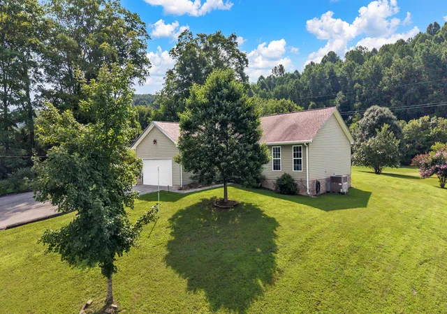 1st image of 605 E Farrell St, Niota, TN 37826 | MLS# 1539786