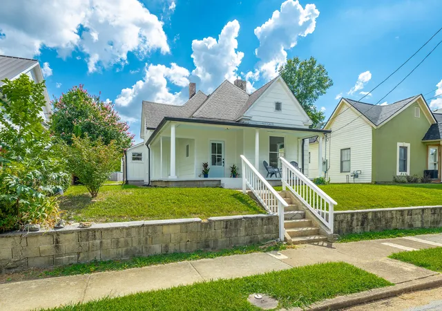 Photo 2 of Single family home for sale at 1608 Bennett Ave, Chattanooga, TN 37404 | MLS# 1540204 | Listing updated on 2026-09-30