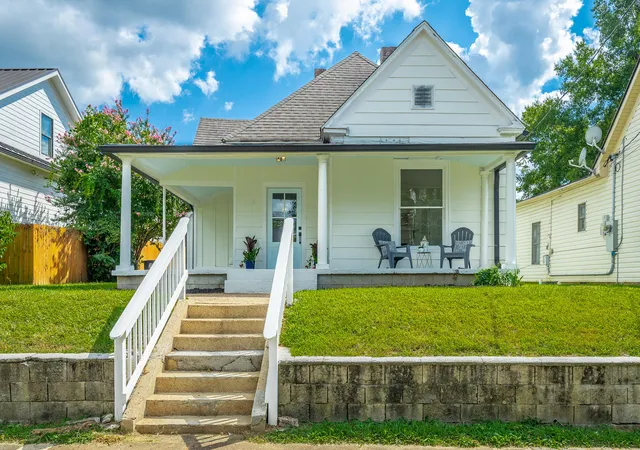 Photo 1 of Single family home for sale at 1608 Bennett Ave, Chattanooga, TN 37404 | MLS# 1540204 | Listing updated on 2026-09-30