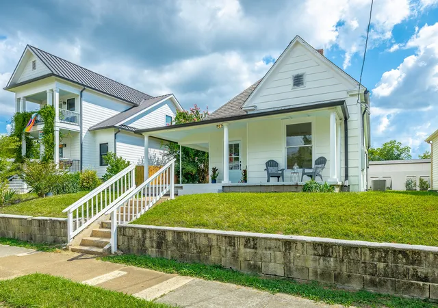 Photo 3 of Single family home for sale at 1608 Bennett Ave, Chattanooga, TN 37404 | MLS# 1540204 | Listing updated on 2026-09-30