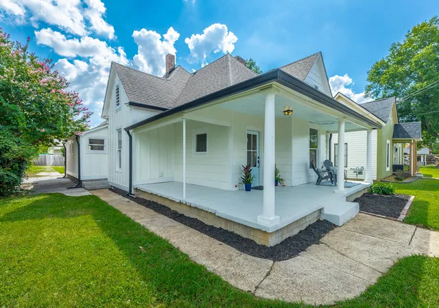 Photo 3 of Single family home for sale at 1608 Bennett Ave, Chattanooga, TN 37404 | MLS# 1540204 | Listing updated on 2026-09-30