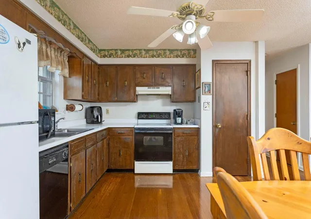 Photo 3 of Single family home for sale at 2101 Crown Ct Ln, Chattanooga, TN 37421 | MLS# 1539734 | Listing updated on 2026-09-24