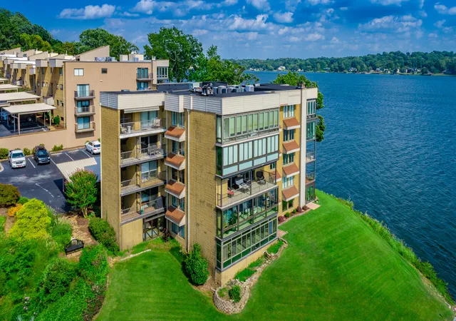 Photo 4 of Condo for sale at 4346 Lakeshore Ln #204, Chattanooga, TN 37415 | MLS# 1539850 | Listing updated on 2026-08-28