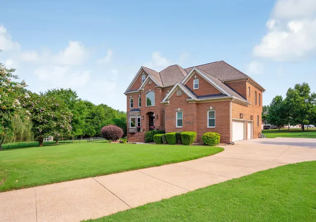 Photo 1 of Single family home for sale at 9920 Frost Crk Dr, Ooltewah, TN 37363 | MLS# 1539735 | Listing updated on 2026-09-23