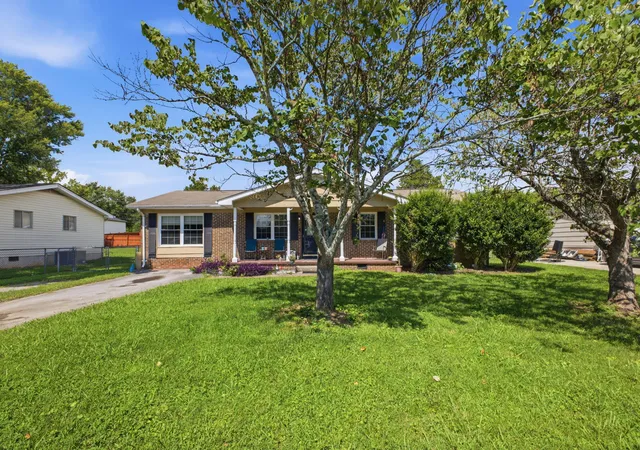 Photo 2 of Single family home for sale at 1835 S Prairie Cir, Hixson, TN 37343 | MLS# 1539731 | Listing updated on 2026-10-03