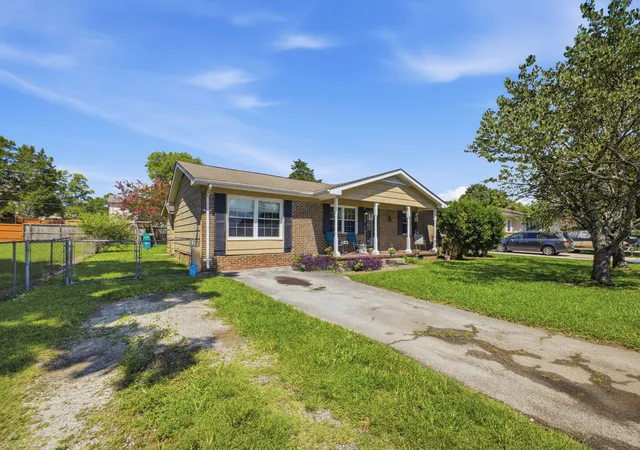 Photo 3 of Single family home for sale at 1835 S Prairie Cir, Hixson, TN 37343 | MLS# 1539731 | Listing updated on 2026-10-03