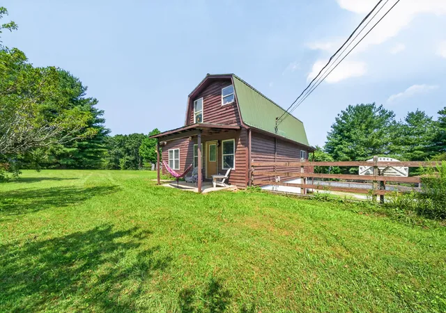 Photo 3 of Single family home for sale at 9361 Griffith Rd, Pikeville, TN 37367 | MLS# 1539773 | Listing updated on 2026-09-08