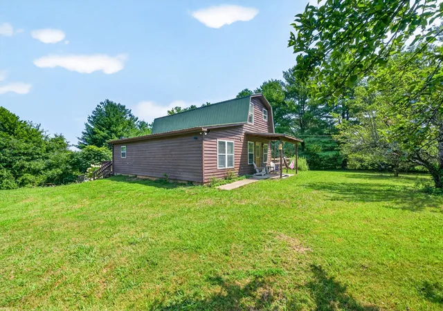 Photo 4 of Single family home for sale at 9361 Griffith Rd, Pikeville, TN 37367 | MLS# 1539773 | Listing updated on 2026-09-08