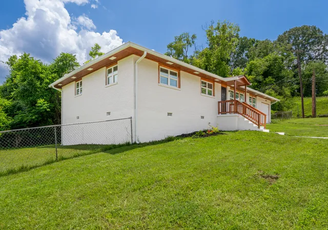 Photo 3 of Single family home for sale at 4116 Grand Ave, Chattanooga, TN 37410 | MLS# 1539876 | Listing updated on 2026-09-15
