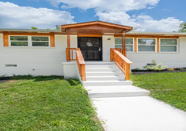 Photo 4 of Single family home for sale at 4116 Grand Ave, Chattanooga, TN 37410 | MLS# 1539876 | Listing updated on 2026-09-29
