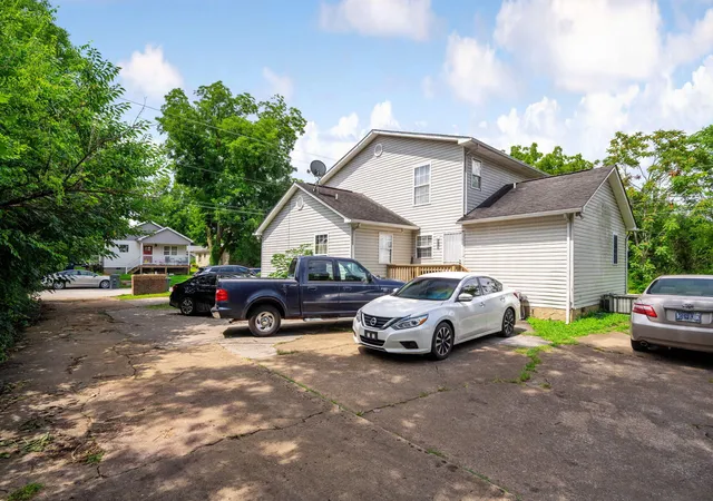 Listing Photo 5 - Condo for sale in building located at 1201 E 34th St, Chattanooga, TN 37407