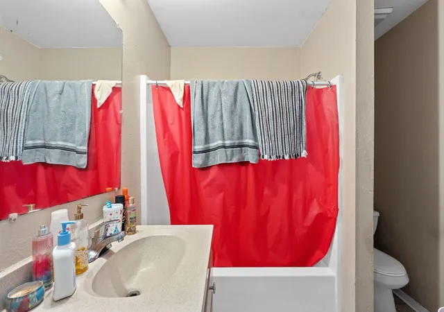 Listing Photo 5 - Condo for sale in building located at 1203 E 34th St, Chattanooga, TN 37407