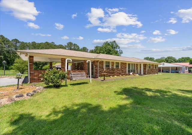 Photo 4 of Sale Pending at 324 Mary Sue Dr SE, Dalton, GA 30721 | MLS# 1539763 | Listing updated on 2026-08-11