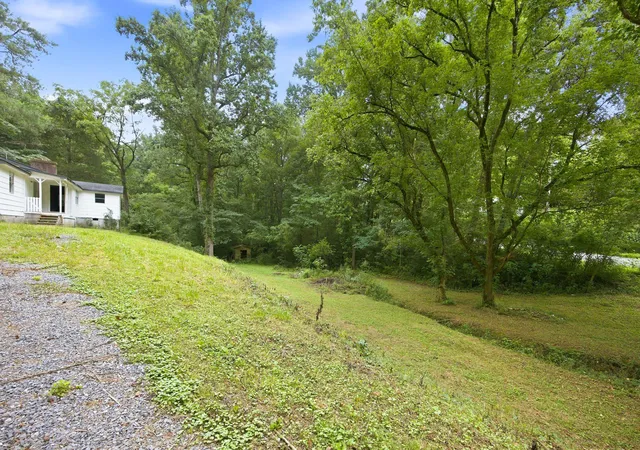 1st image of 943 Roach Hollow Rd, Ringgold, GA 30736 | MLS# 1539770