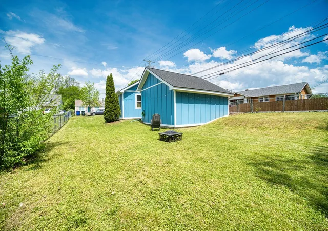 Photo 3 of Sale Pending at 1814 E 13th Street, Chattanooga, TN 37404 | MLS# 1540011 | Listing updated on 2026-08-14