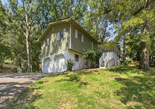 Photo 2 of Single family home for sale at 1300 Highcrest Dr, Hixson, TN 37343 | MLS# 1539821 | Listing updated on 2026-10-18