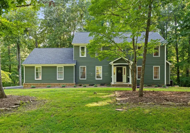 1st image of 902 Dunsinane Rd, Signal Mountain, TN 37377 | MLS# 1539836