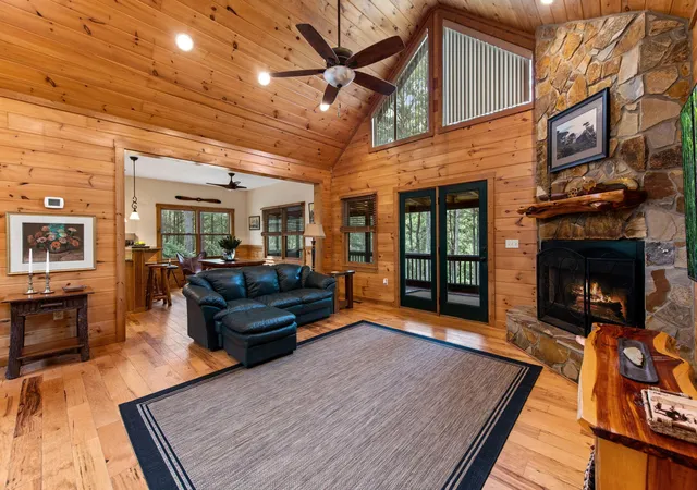 Photo 3 of Single family home for sale at 129 Wren Ct, Copperhill, TN 37317 | MLS# 1540373 | Listing updated on 2026-08-28