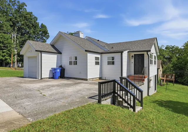 Photo 2 of Single family home for sale at 1500 Greenwood Rd, Chattanooga, TN 37411 | MLS# 1539955 | Listing updated on 2026-08-03