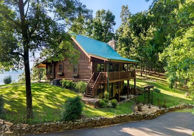 2nd image of 863 Porch Rock Rd, Pikeville, TN 37367 | MLS# 1539913