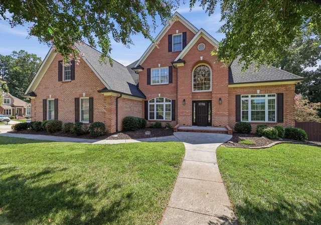 Photo 2 of Single family home for sale at 1098 Harbor Point Dr, Soddy Daisy, TN 37379 | MLS# 1539927 | Listing updated on 2026-09-22