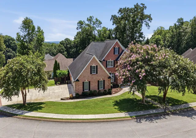 Photo 4 of Single family home for sale at 1098 Harbor Point Dr, Soddy Daisy, TN 37379 | MLS# 1539927 | Listing updated on 2026-09-22