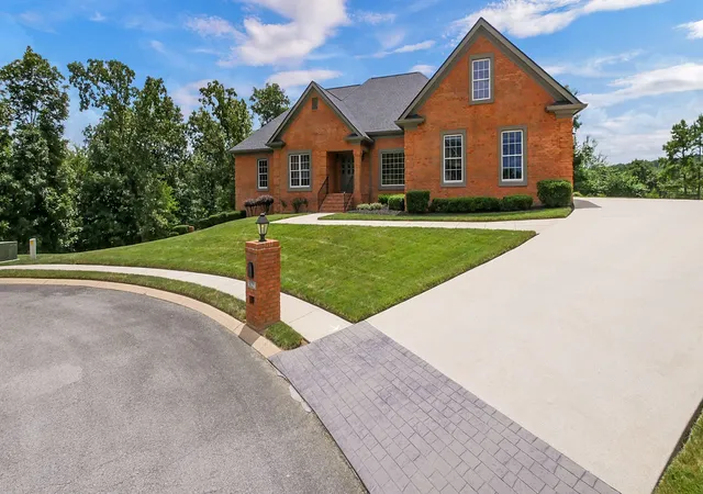 Photo 3 of Single family home for sale at 8625 Dayflower Dr, Ooltewah, TN 37363 | MLS# 1540008 | Listing updated on 2026-08-04