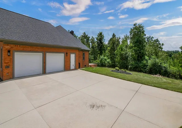 Photo 4 of Single family home for sale at 8625 Dayflower Dr, Ooltewah, TN 37363 | MLS# 1540008 | Listing updated on 2026-08-04