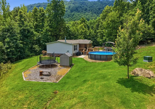 Photo 4 of Single family home for sale at 1800 S Pittsburg Mountain Rd, South Pittsburg, TN 37380 | MLS# 1539963 | Listing updated on 2026-09-11