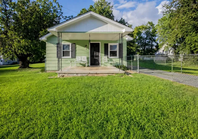 1st image of 5807 Clover St, Chattanooga, TN 37412 | MLS# 1540071
