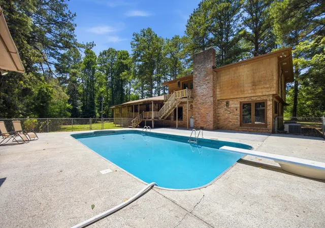 Photo 2 of Sale Pending at 2286 Dawnville Beaverdale Rd Ne, Dalton, GA 30721 | MLS# 1539964 | Listing updated on 2026-09-17