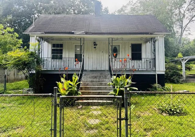 1st image of 4 Fortune St, La Fayette, GA 30728 | MLS# 1539985