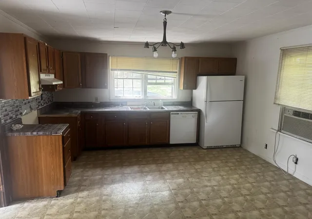 Photo 3 of Single family home for sale at 4 Fortune St, La Fayette, GA 30728 | MLS# 1539985 | Listing updated on 2026-08-30