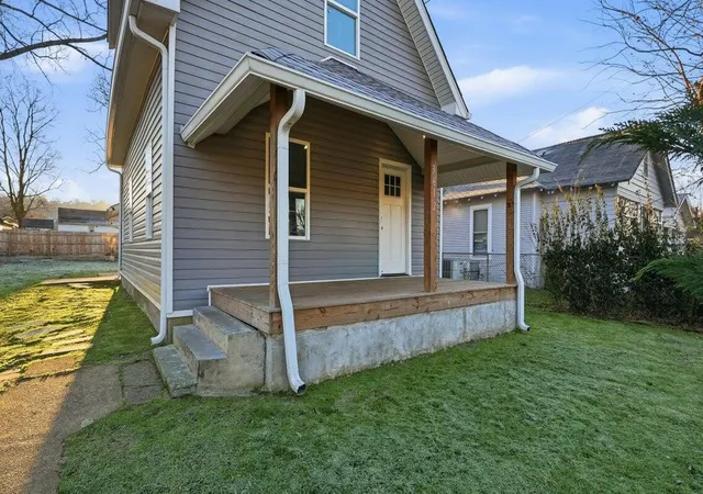 Photo 2 of Single family home for sale at 3612 5th Avenue, Chattanooga, TN 37407 | MLS# 1539978 | Listing updated on 2026-08-24