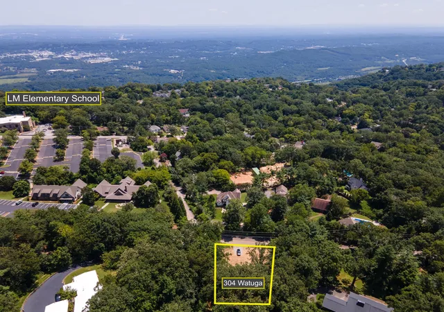 11th image of 304 N Watauga Ln, Lookout Mountain, TN 37350 | MLS# 1540057