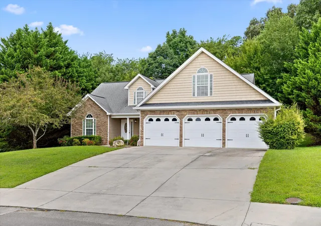 1st image of 322 Peachtree Cir, Ringgold, GA 30736 | MLS# 1540503