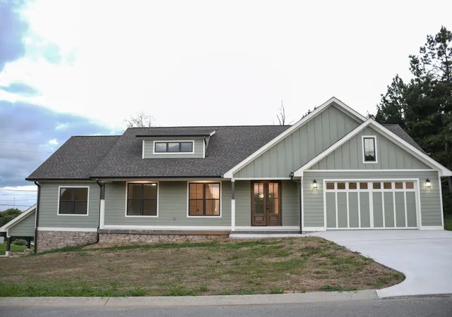 Single family home for sale at 135 Blue Sky Dr, Dayton, TN 37321 | MLS# 1540027