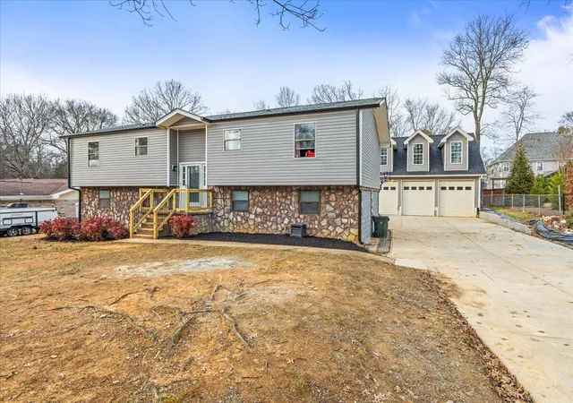 1st image of 1804 Honeysuckle Trl, Fort Oglethorpe, GA 30742 | MLS# 1540063