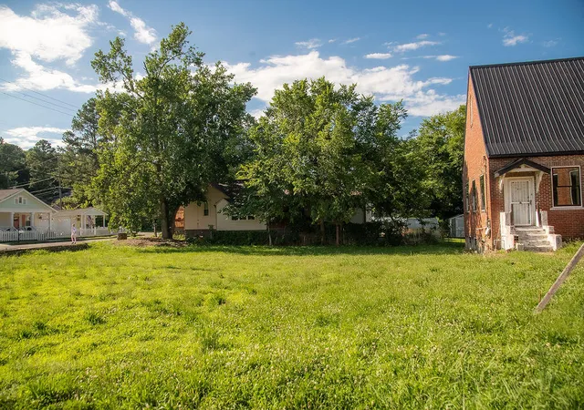 Photo 3 of Sale Pending at 21 W Bell Ave, Chattanooga, TN 37405 | MLS# 1540015 | Listing updated on 2026-09-17