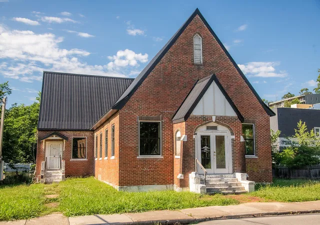 Photo 4 of Sale Pending at 21 W Bell Ave, Chattanooga, TN 37405 | MLS# 1540015 | Listing updated on 2026-09-17