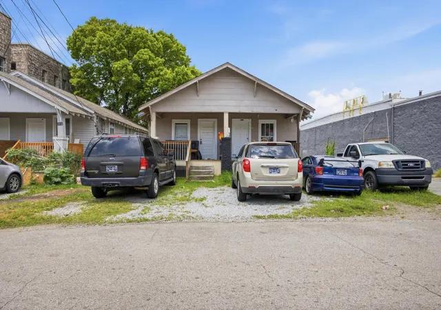 Listing Photo 2 - Condo for sale in building located at 1511 S Greenwood Ave, Chattanooga, TN 37404 - Unit #